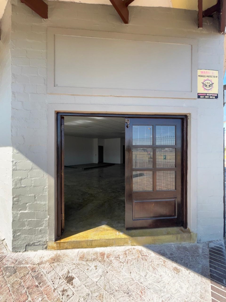 To Let commercial Property for Rent in Peerless Park West Western Cape